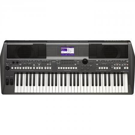 Yamaha PSR-S670 keyboard