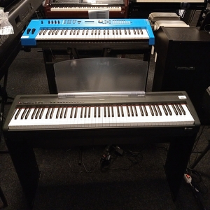 Yamaha P95 Incl. stand Occasion Piano