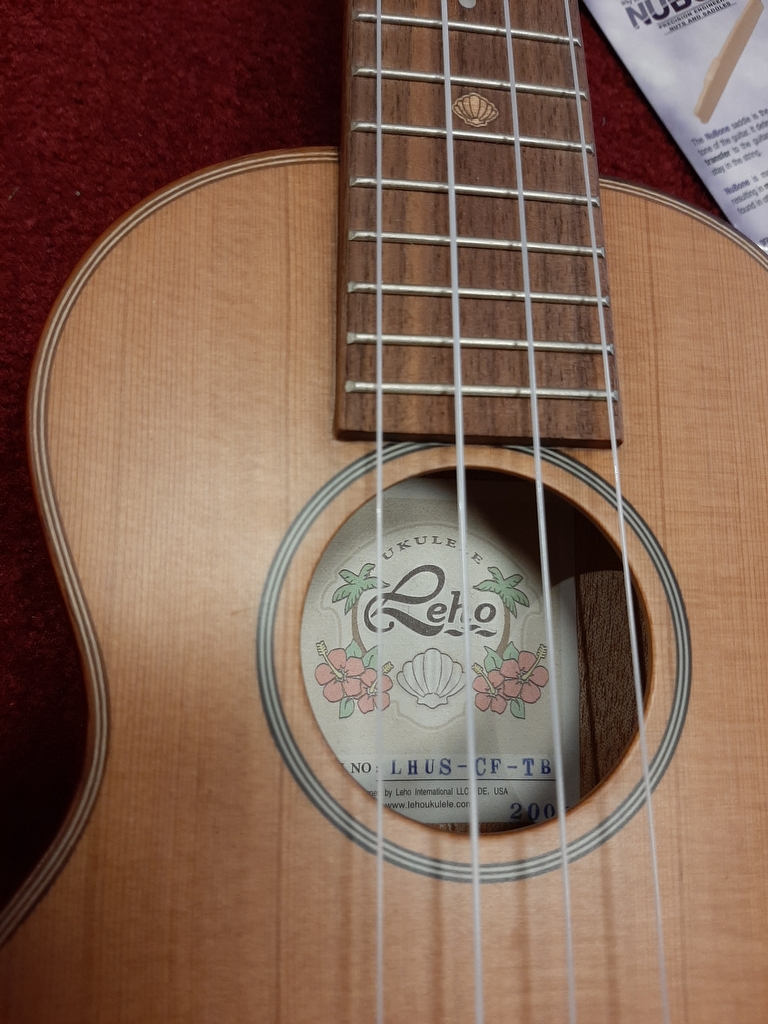 Leho LHUC-SMF-CE-TB Concertukelele