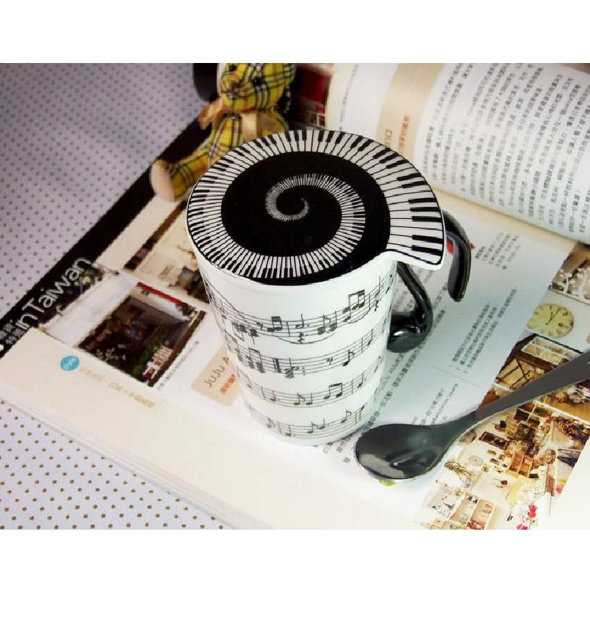 Mok met deksel - notenbalken