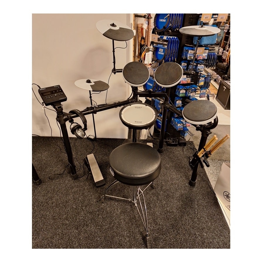 Roland TD-02KV Occasion incl. Accessoires