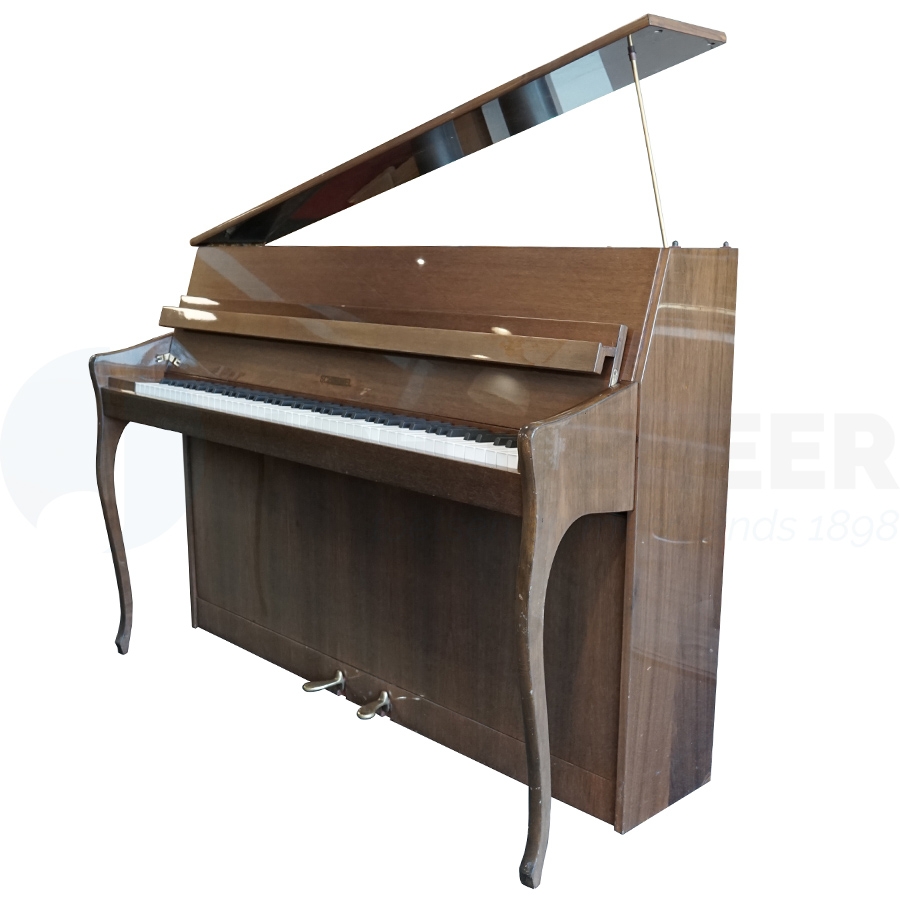 Schimmel 1.04 Chippendale Piano