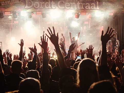 Win een piano of gitaar bij Joh.deHeer op het Big Rivers festival in Dordrecht!