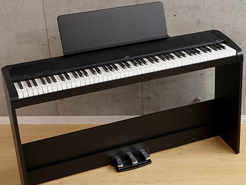Korg B2+SP Digitalpiano – komplett mit Ständer und Dreifach-Pedaleinheit