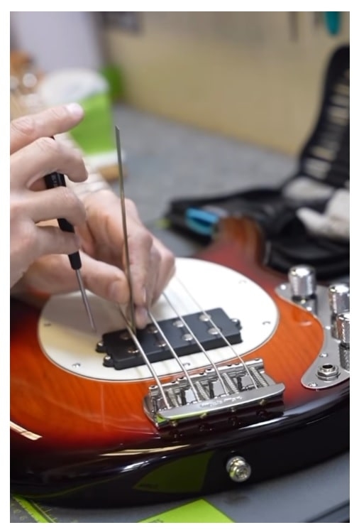 Basgitaar Reparatie - basgitaarreparatie1-min