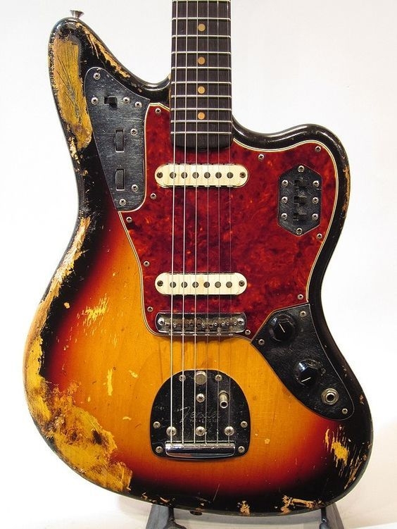 Fender Basgitaren - fender_jaguar