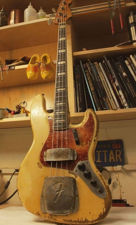 Fender Basgitaren - fender_jazz_bass_2
