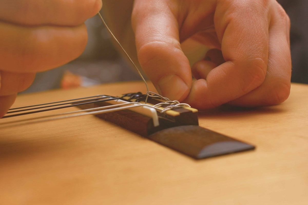 Gitaar Reparatie Prijzen - gitaar-laten-afstellen-gitaarreparatie-johdeheer-klassieke_brug
