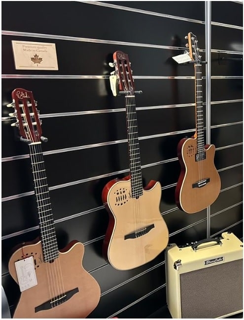 Gitaarstandaard - muurbeugel-min Gitaarstandaard - muurbeugel-min