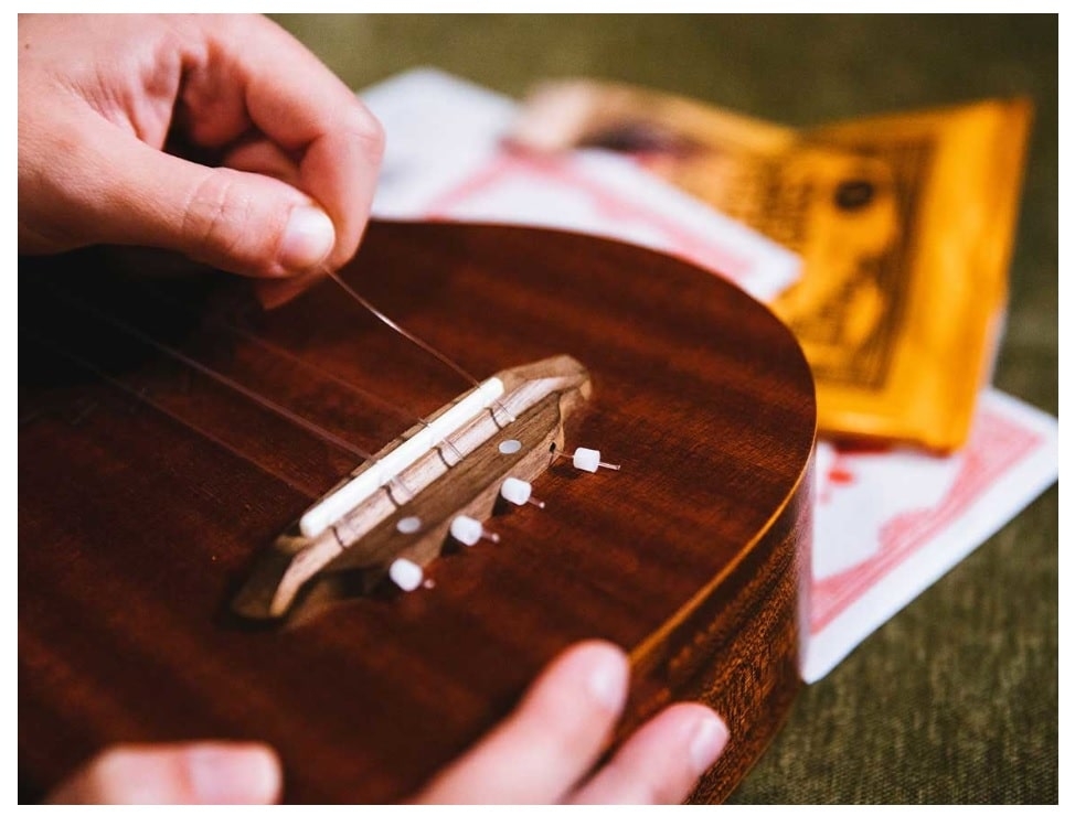 Snaren Ukelele Vervangen - ukelelesnaren4-min