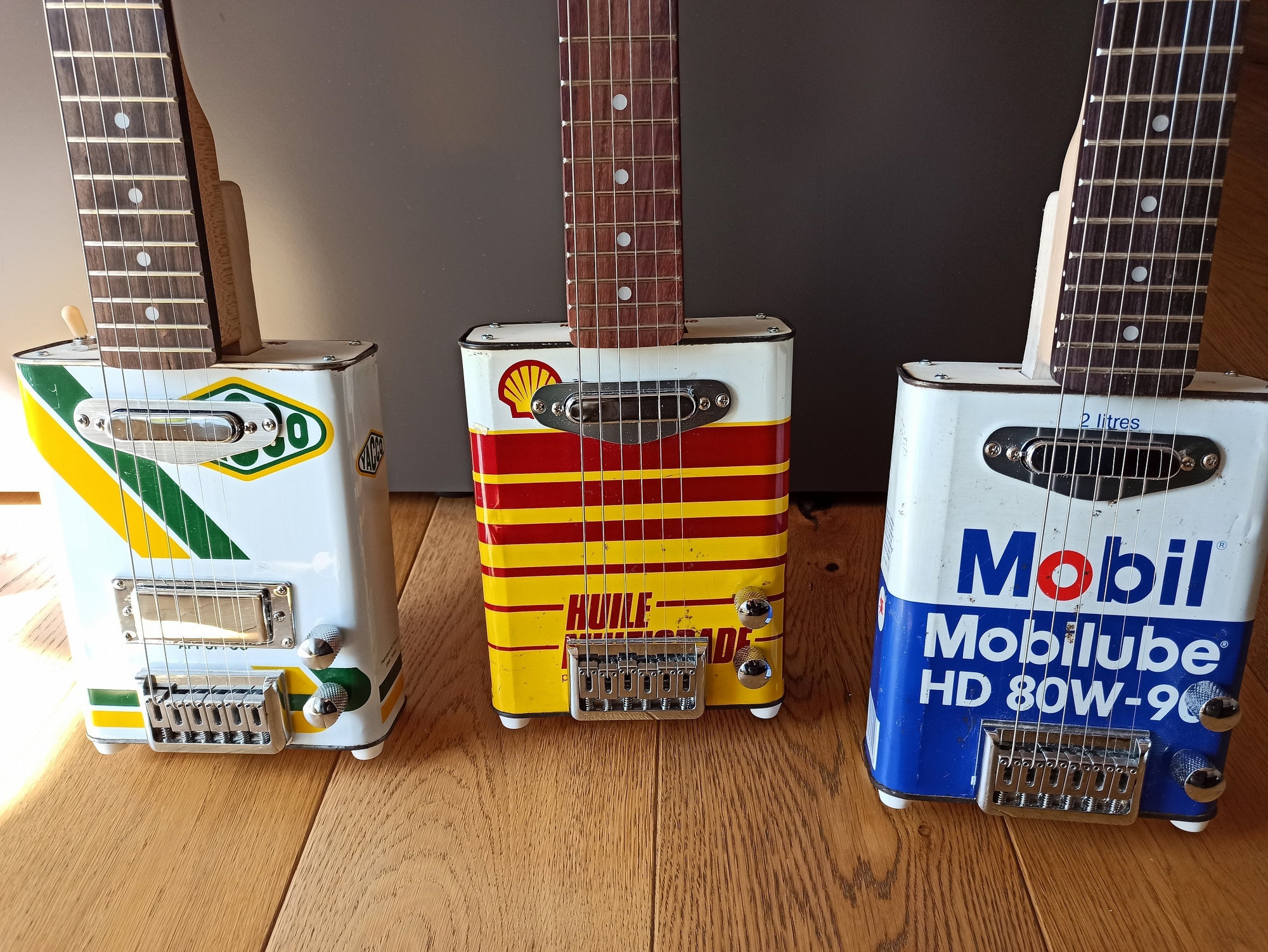 Van sigaar tot gitaar; Cigarbox gitaren - oil-can_guitars
