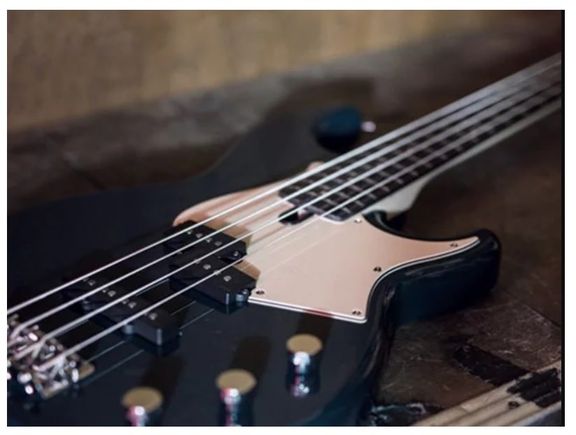 Yamaha Basgitaar - yamahabasgitaar1-min